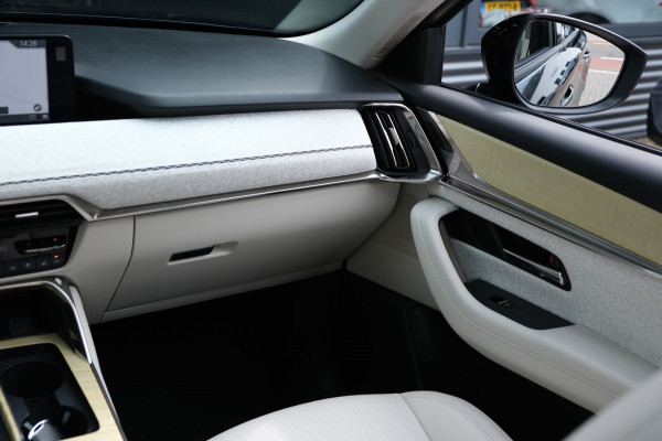 Mazda CX-60 2.5 e-SkyActiv PHEV Takumi *PANORAMADAK* Wegklapbare Trekhaak/Navi/Camera/20" LMV