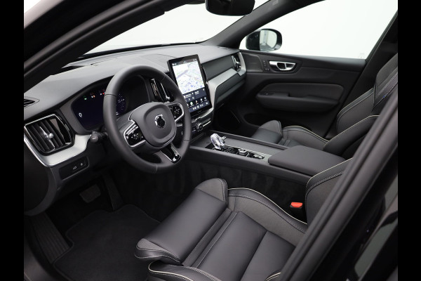Volvo XC60 2.0 T6 Plug-in hybrid AWD Plus Dark | Trekhaak | Panodak | Dode Hoek | 360 Camera | Harman Kardon | Head Up | Elk. Klep | Prijs Rijklaar !!