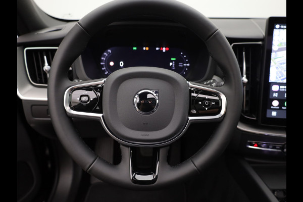 Volvo XC60 2.0 T6 Plug-in hybrid AWD Plus Dark | Trekhaak | Panodak | Dode Hoek | 360 Camera | Harman Kardon | Head Up | Elk. Klep | Prijs Rijklaar !!