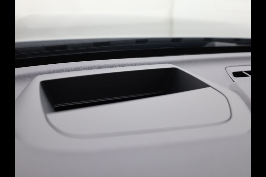 Volvo XC60 2.0 T6 Plug-in hybrid AWD Plus Dark | Trekhaak | Panodak | Dode Hoek | 360 Camera | Harman Kardon | Head Up | Elk. Klep | Prijs Rijklaar !!
