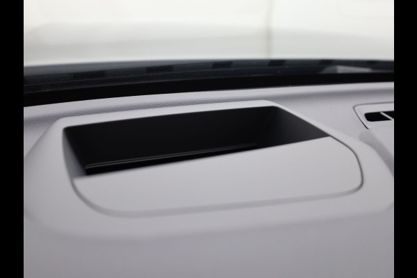 Volvo XC60 2.0 T6 Plug-in hybrid AWD Plus Dark | Trekhaak | Panodak | Dode Hoek | 360 Camera | Harman Kardon | Head Up | Elk. Klep | Prijs Rijklaar !!
