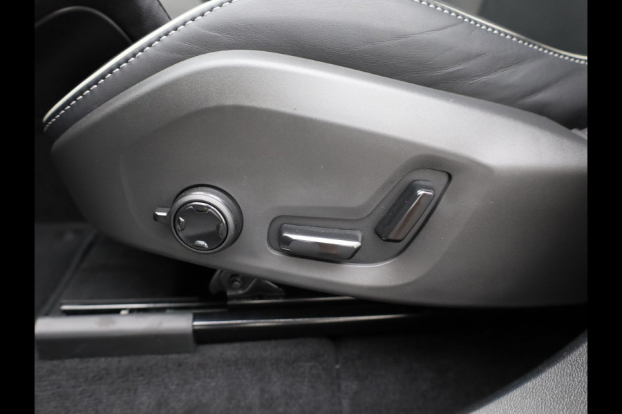 Volvo XC60 2.0 T6 Plug-in hybrid AWD Plus Dark | Trekhaak | Panodak | Dode Hoek | 360 Camera | Harman Kardon | Head Up | Elk. Klep | Prijs Rijklaar !!
