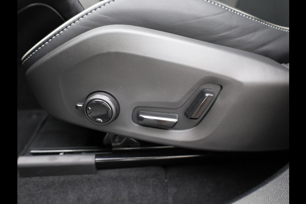 Volvo XC60 2.0 T6 Plug-in hybrid AWD Plus Dark | Trekhaak | Panodak | Dode Hoek | 360 Camera | Harman Kardon | Head Up | Elk. Klep | Prijs Rijklaar !!