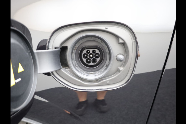 Volvo XC60 2.0 T6 Plug-in hybrid AWD Plus Dark | Trekhaak | Panodak | Dode Hoek | 360 Camera | Harman Kardon | Head Up | Elk. Klep | Prijs Rijklaar !!