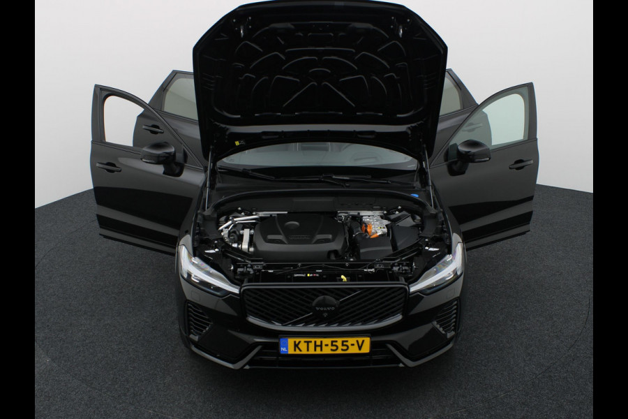 Volvo XC60 2.0 T6 Plug-in hybrid AWD Plus Dark | Trekhaak | Panodak | Dode Hoek | 360 Camera | Harman Kardon | Head Up | Elk. Klep | Prijs Rijklaar !!