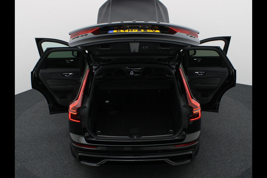 Volvo XC60 2.0 T6 Plug-in hybrid AWD Plus Dark | Trekhaak | Panodak | Dode Hoek | 360 Camera | Harman Kardon | Head Up | Elk. Klep | Prijs Rijklaar !!