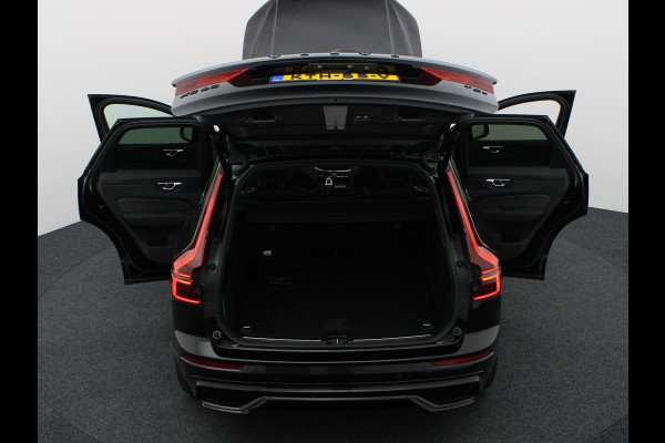 Volvo XC60 2.0 T6 Plug-in hybrid AWD Plus Dark | Trekhaak | Panodak | Dode Hoek | 360 Camera | Harman Kardon | Head Up | Elk. Klep | Prijs Rijklaar !!