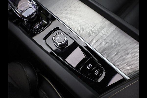 Volvo XC60 2.0 T6 Plug-in hybrid AWD Plus Dark | Panodak | Trekhaak | Elk. A-klep | Apple Carplay / Adroid | Memory Seats | Harman Kardon | Prijs Rijklaar !!