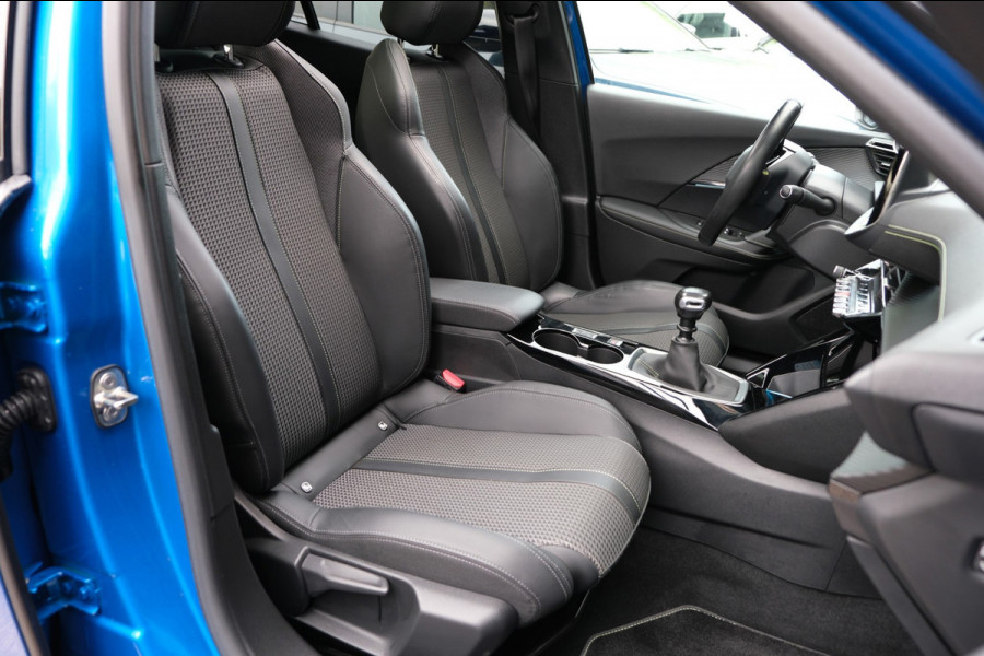 Peugeot 2008 1.2 PureTech GT-Line *PANORAMADAK* 39dkm! Nieuwstaat Apple Carplay & Camera