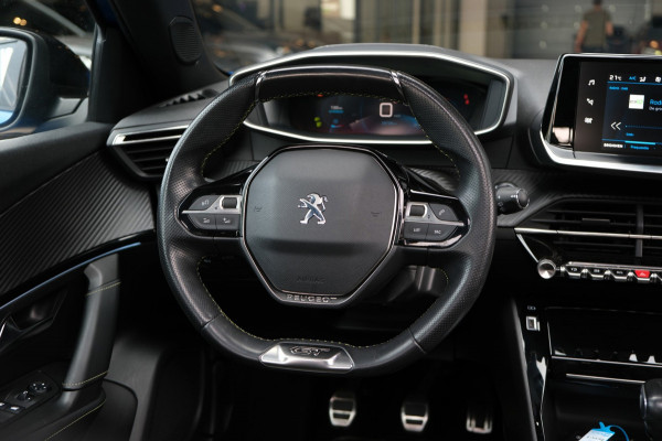 Peugeot 2008 1.2 PureTech GT-Line *PANORAMADAK* 39dkm! Nieuwstaat Apple Carplay & Camera