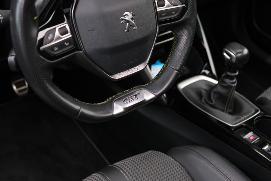 Peugeot 2008 1.2 PureTech GT-Line *PANORAMADAK* 39dkm! Nieuwstaat Apple Carplay & Camera