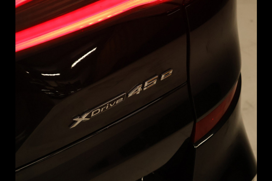 BMW X5 xDrive45e M Sport [MAXTON DESIGN, SCHUIFKANTELDAK, TREKHAAK INKLAPBAAR, BMW LASER, 360 CAMERA, ADAPTIVE CRUISE, LUCHTVERING, APPLE CARPLAY, MEMORY SEATS, STOELVERWARMING, NIEUWSTAAT]