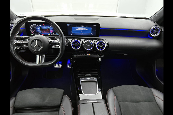 Mercedes-Benz A-Klasse 200 AMG Line | AMG-Line Interieur | AMG-Line Exterieur | Achteruitrijcamera | Sfeerverlichting | Keyless Entry | 24 Maanden Mercedes-Benz Certified garantie.