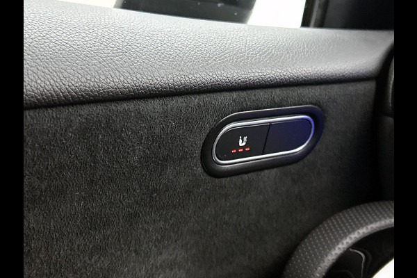 Mercedes-Benz A-Klasse 200 AMG Line | AMG-Line Interieur | AMG-Line Exterieur | Achteruitrijcamera | Sfeerverlichting | Keyless Entry | 24 Maanden Mercedes-Benz Certified garantie.