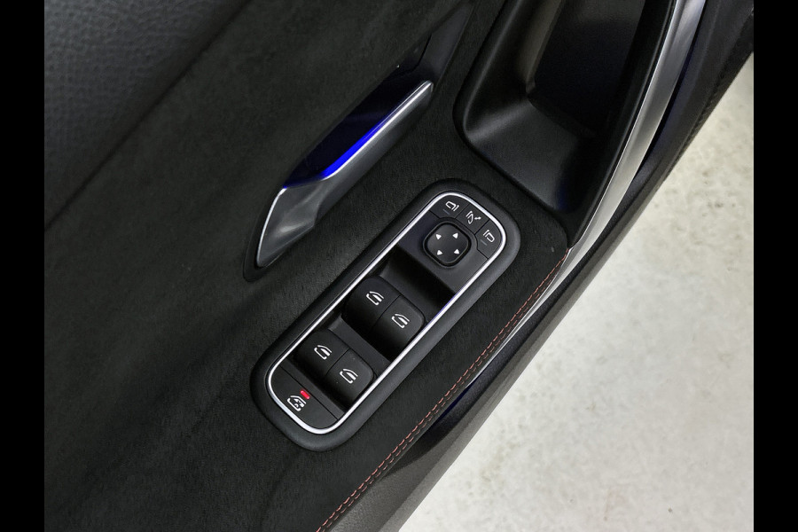 Mercedes-Benz A-Klasse 200 AMG Line | AMG-Line Interieur | AMG-Line Exterieur | Achteruitrijcamera | Sfeerverlichting | Keyless Entry | 24 Maanden Mercedes-Benz Certified garantie.