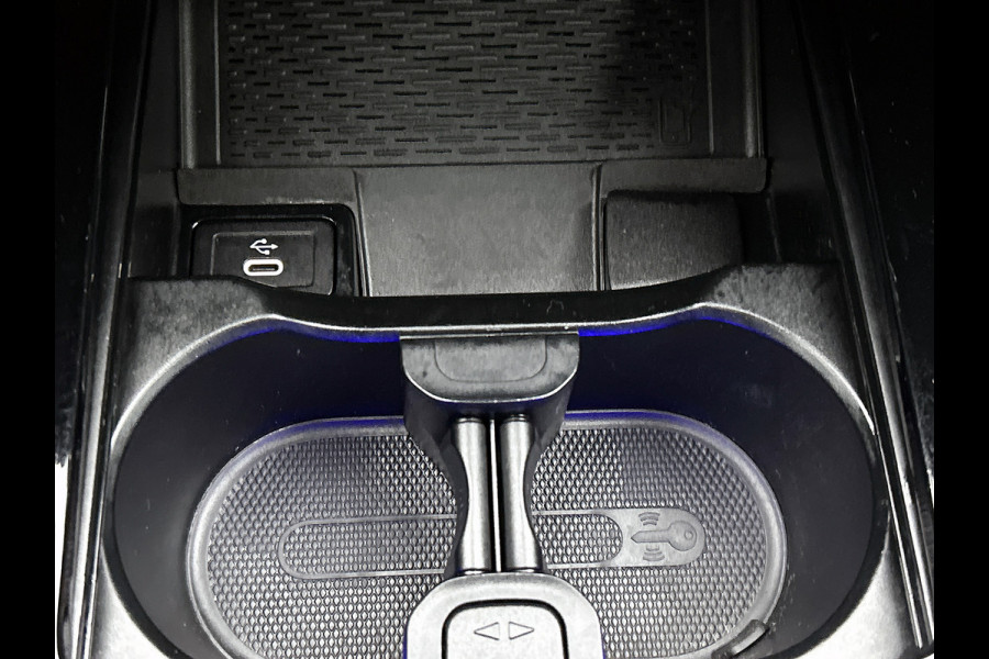 Mercedes-Benz A-Klasse 200 AMG Line | AMG-Line Interieur | AMG-Line Exterieur | Achteruitrijcamera | Sfeerverlichting | Keyless Entry | 24 Maanden Mercedes-Benz Certified garantie.