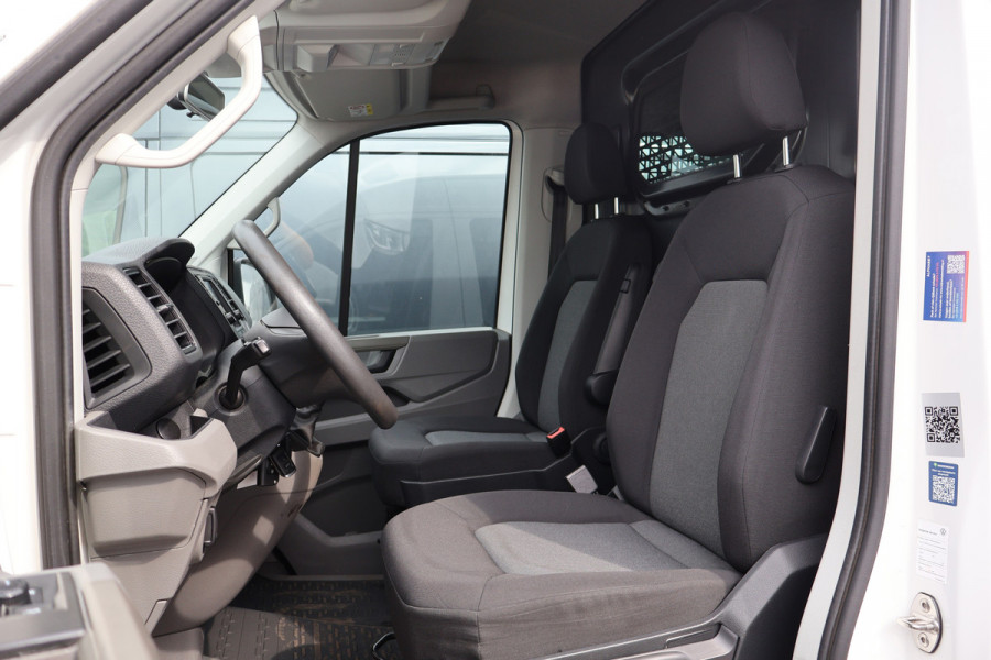 Volkswagen Crafter 2.0 TDI L3 H3 140pk Black Line Airco Navigatie Spoilerpakket