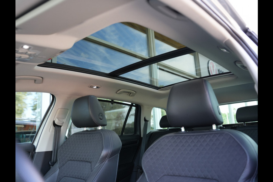 Škoda Kodiaq 1.5 TSI Business Edition | Elektrisch glazen panorama-dak | Trekhaak | Draadloze Telefoonlader |