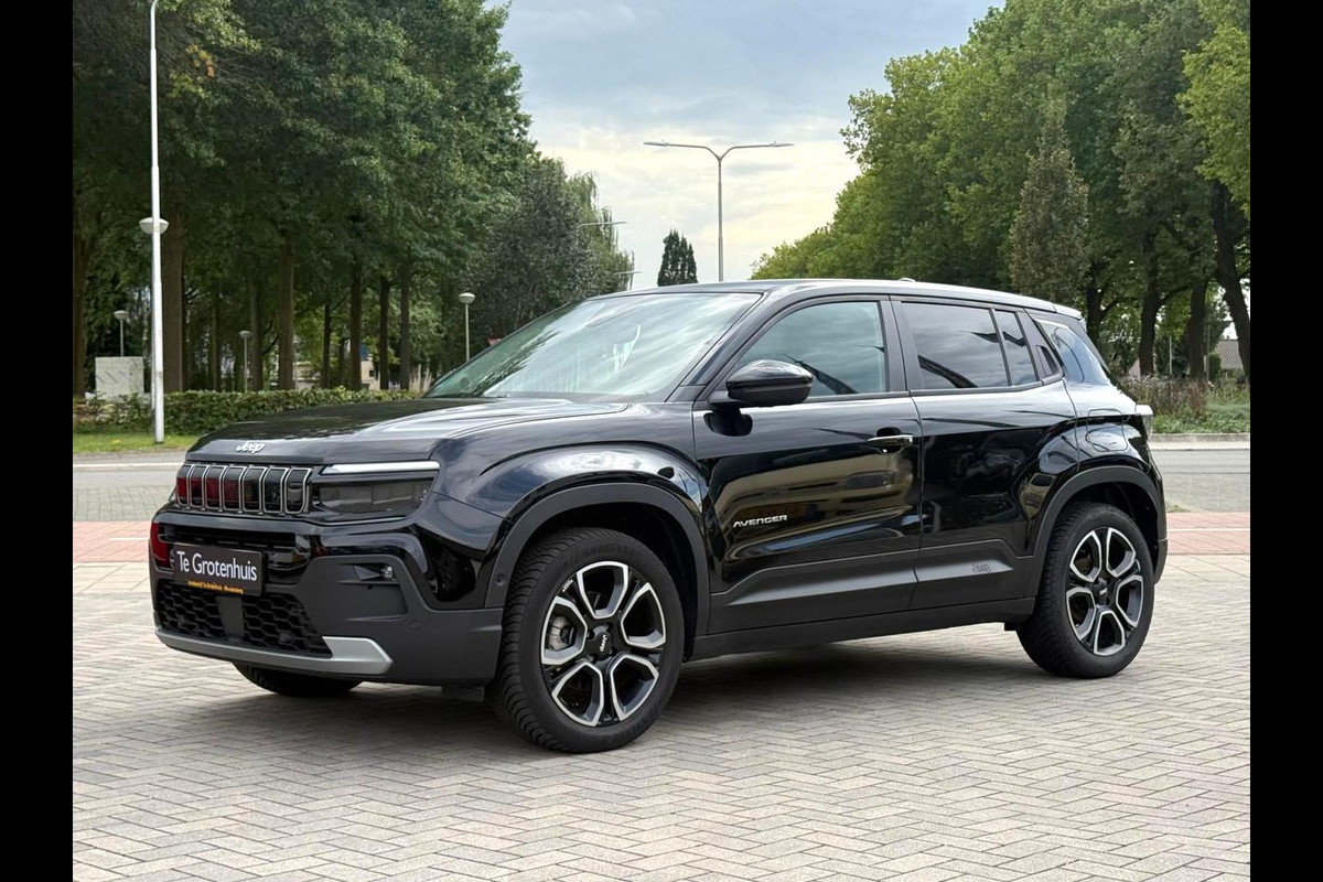 Jeep Avenger 1.2 e-Hybrid Summit