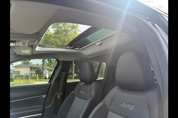 Jeep Avenger 1.2 e-Hybrid Summit
