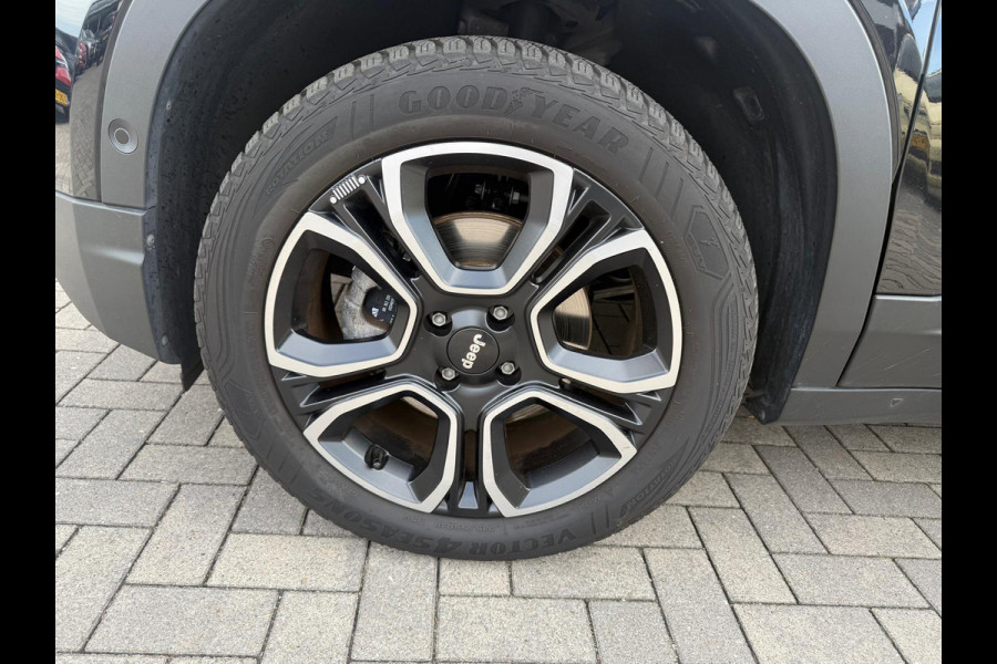 Jeep Avenger 1.2 e-Hybrid Summit