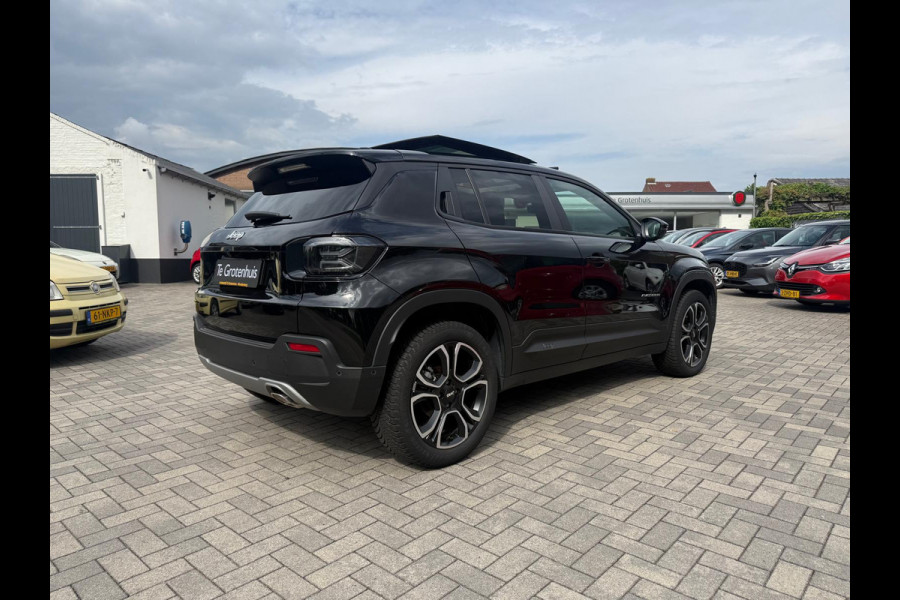 Jeep Avenger 1.2 e-Hybrid Summit