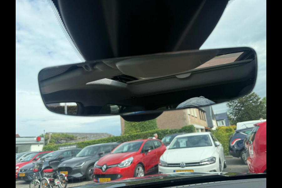 Jeep Avenger 1.2 e-Hybrid Summit