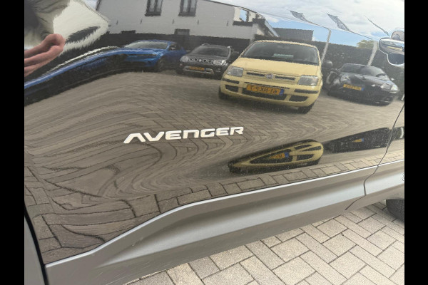 Jeep Avenger 1.2 e-Hybrid Summit