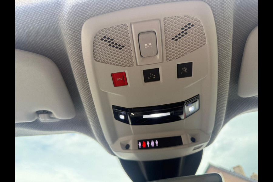 Jeep Avenger 1.2 e-Hybrid Summit