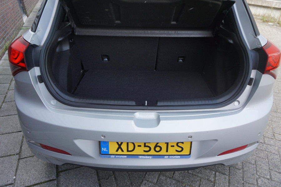 Hyundai i20 1.0 T-GDI 100PK/Dealeronderhouden/Camera/Navi/ 2e Eigenaar.