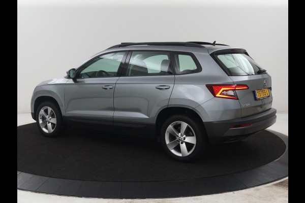 Škoda Karoq 1.5 TSI ACT Ambition Business | Panoramadak | Park assist | Climate control | Carplay | DAB | 17'' | Cruise control | Navigatie |