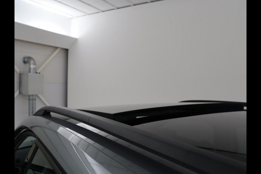 Škoda Karoq 1.5 TSI ACT Ambition Business | Panoramadak | Park assist | Climate control | Carplay | DAB | 17'' | Cruise control | Navigatie |