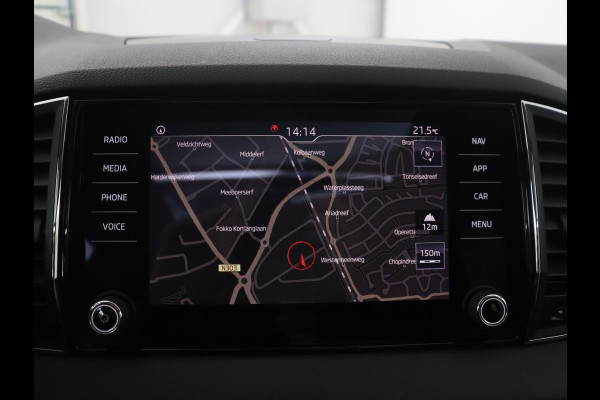 Škoda Karoq 1.5 TSI ACT Ambition Business | Panoramadak | Park assist | Climate control | Carplay | DAB | 17'' | Cruise control | Navigatie |