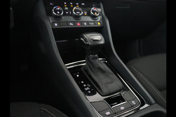 Škoda Karoq 1.5 TSI ACT Ambition Business | Panoramadak | Park assist | Climate control | Carplay | DAB | 17'' | Cruise control | Navigatie |
