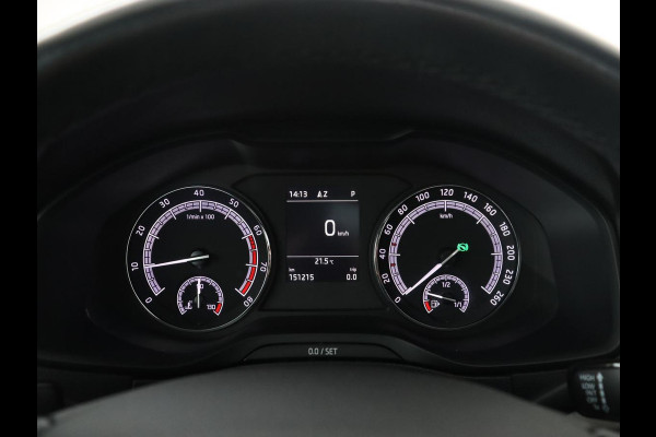 Škoda Karoq 1.5 TSI ACT Ambition Business | Panoramadak | Park assist | Climate control | Carplay | DAB | 17'' | Cruise control | Navigatie |
