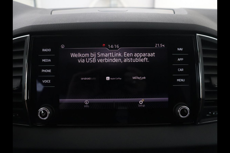 Škoda Karoq 1.5 TSI ACT Ambition Business | Panoramadak | Park assist | Climate control | Carplay | DAB | 17'' | Cruise control | Navigatie |