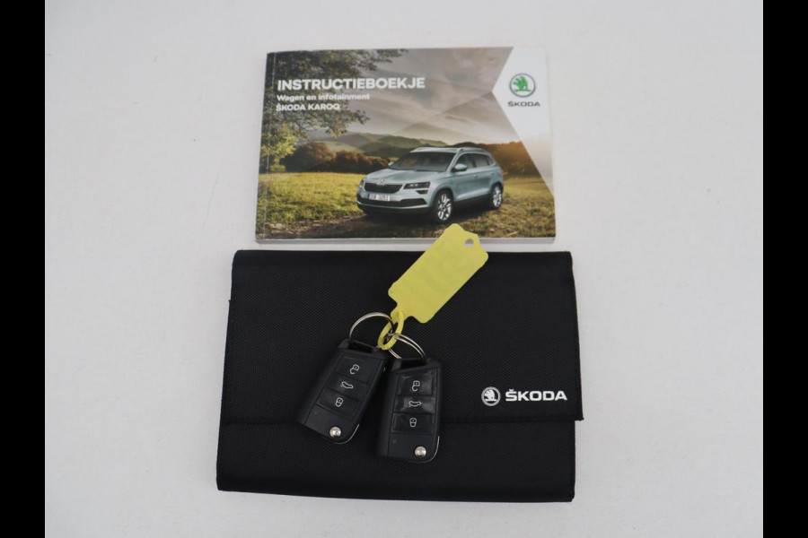 Škoda Karoq 1.5 TSI ACT Ambition Business | Panoramadak | Park assist | Climate control | Carplay | DAB | 17'' | Cruise control | Navigatie |