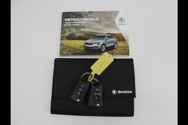 Škoda Karoq 1.5 TSI ACT Ambition Business | Panoramadak | Park assist | Climate control | Carplay | DAB | 17'' | Cruise control | Navigatie |