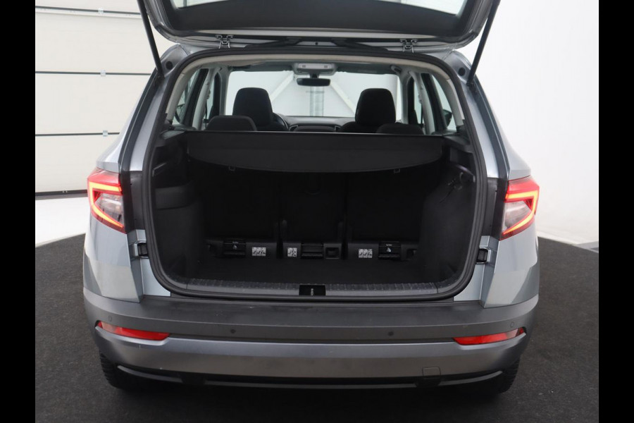Škoda Karoq 1.5 TSI ACT Ambition Business | Panoramadak | Park assist | Climate control | Carplay | DAB | 17'' | Cruise control | Navigatie |
