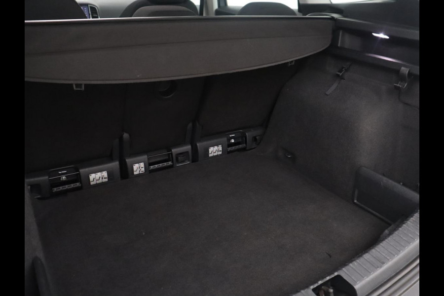 Škoda Karoq 1.5 TSI ACT Ambition Business | Panoramadak | Park assist | Climate control | Carplay | DAB | 17'' | Cruise control | Navigatie |
