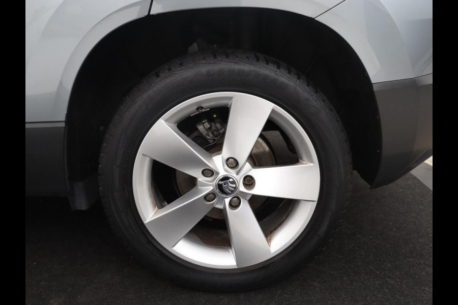 Škoda Karoq 1.5 TSI ACT Ambition Business | Panoramadak | Park assist | Climate control | Carplay | DAB | 17'' | Cruise control | Navigatie |