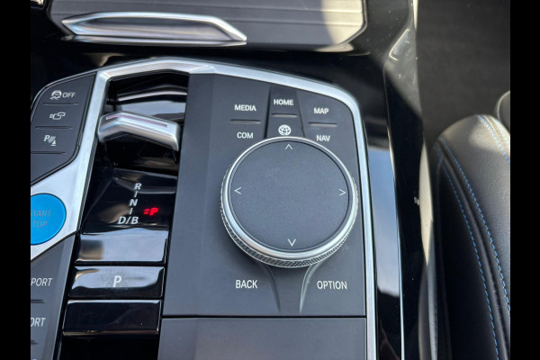 BMW iX3 High Executive 80 kWh 285 PK | M Pakket | Panoramadak | 360 graden camera | Sportstoelen | Harman/kardon | Keyless entry | Elektrische achterklep | Stoelverwarming | Head Up Display