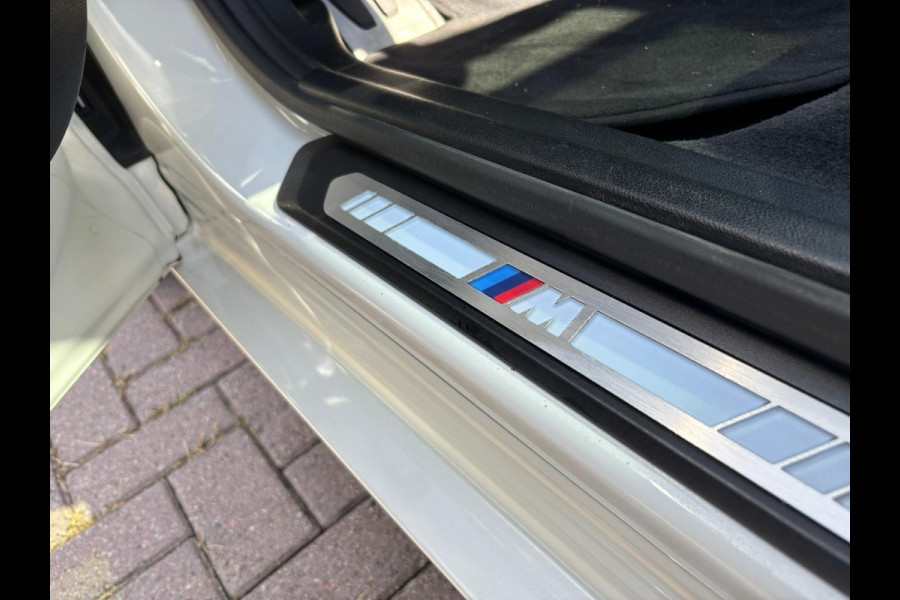 BMW iX3 High Executive 80 kWh 285 PK | M Pakket | Panoramadak | 360 graden camera | Sportstoelen | Harman/kardon | Keyless entry | Elektrische achterklep | Stoelverwarming | Head Up Display
