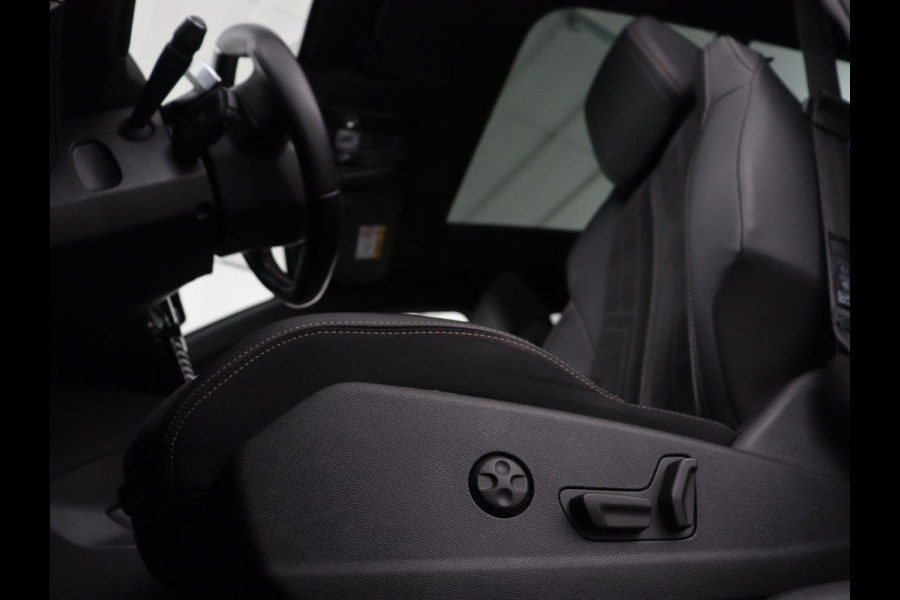 Peugeot 3008 1.6 HYbrid 225 GT Pack Business | SOH 90,2% | Panoramadak | Stoelverwarming | Adaptive cruise | Carplay | Keyless | Side Assist | Leder/Alcantara | Full LED | Navigatie | 360 Camera | PHEV | Plug In