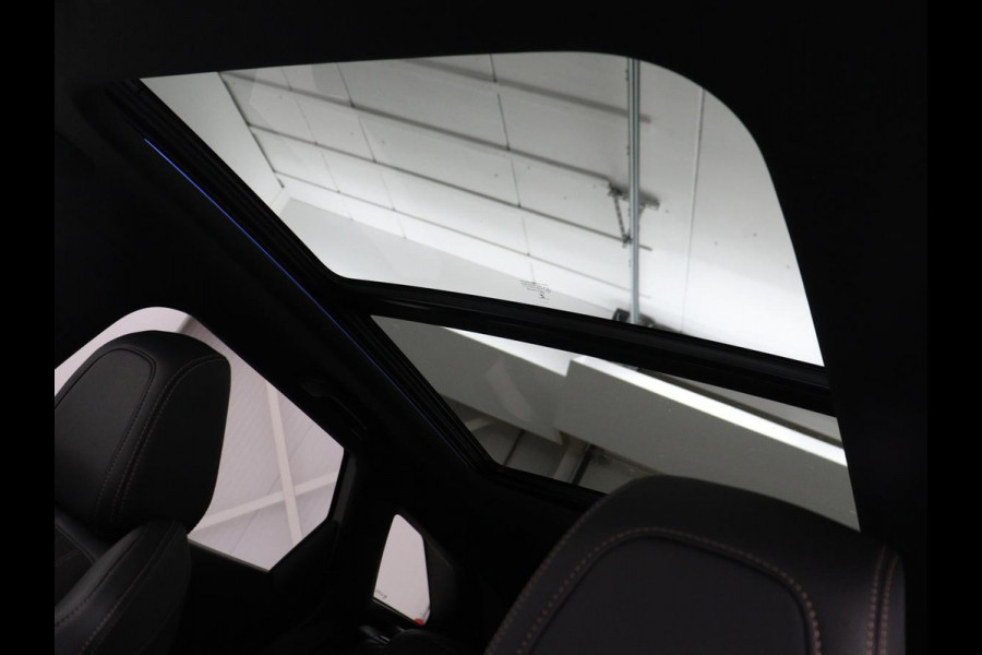Peugeot 3008 1.6 HYbrid 225 GT Pack Business | SOH 90,2% | Panoramadak | Stoelverwarming | Adaptive cruise | Carplay | Keyless | Side Assist | Leder/Alcantara | Full LED | Navigatie | 360 Camera | PHEV | Plug In