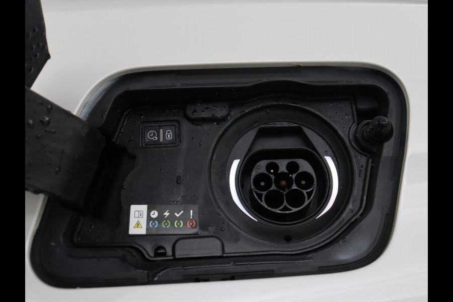Peugeot 3008 1.6 HYbrid 225 GT Pack Business | SOH 90,2% | Panoramadak | Stoelverwarming | Adaptive cruise | Carplay | Keyless | Side Assist | Leder/Alcantara | Full LED | Navigatie | 360 Camera | PHEV | Plug In