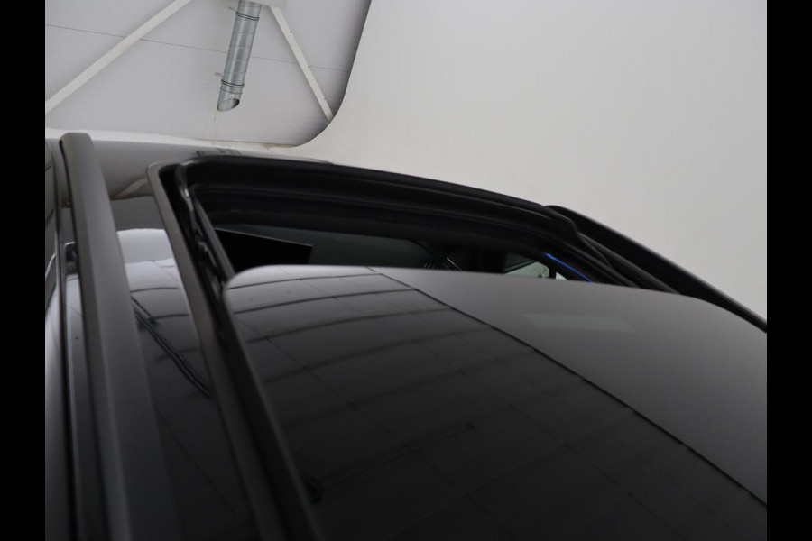 Peugeot 3008 1.6 HYbrid 225 GT Pack Business | SOH 90,2% | Panoramadak | Stoelverwarming | Adaptive cruise | Carplay | Keyless | Side Assist | Leder/Alcantara | Full LED | Navigatie | 360 Camera | PHEV | Plug In