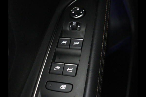Peugeot 3008 1.6 HYbrid 225 GT Pack Business | SOH 90,2% | Panoramadak | Stoelverwarming | Adaptive cruise | Carplay | Keyless | Side Assist | Leder/Alcantara | Full LED | Navigatie | 360 Camera | PHEV | Plug In