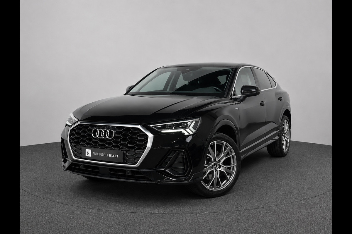 Audi Q3 Sportback 45 TFSI e S-line | 20 inch | LED | Carplay | Dodehoek | Alcantara | Virtual | Stoelverwarming | ACC | 1e eig.