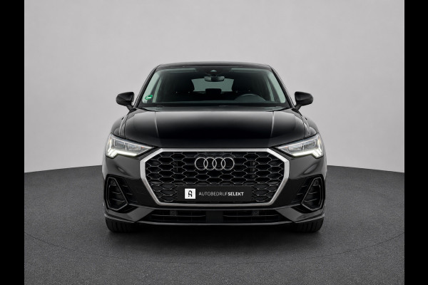 Audi Q3 Sportback 45 TFSI e S-line | 20 inch | LED | Carplay | Dodehoek | Alcantara | Virtual | Stoelverwarming | ACC | 1e eig.